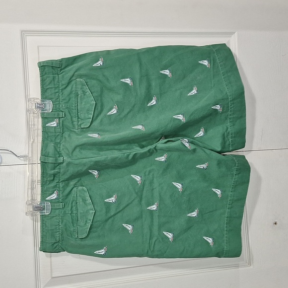 Polo Ralph Lauren cotton flat front shorts - size 38 - green sailboats - Picture 2 of 8
